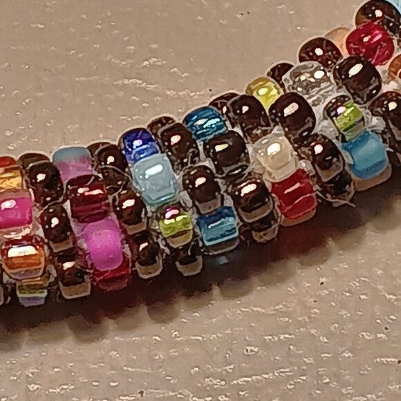 Sashka Co. lot of 2 glass beaded roll-on bracelets - white & multicolor - Picture 7 of 10